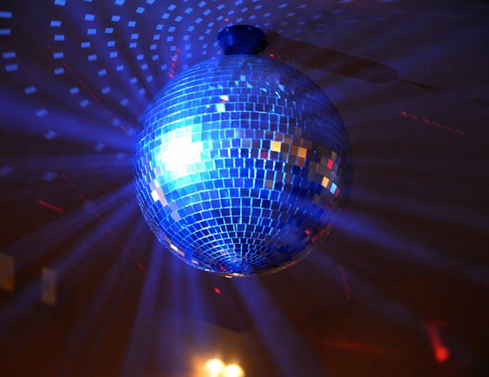 Дискотеки и караоке - Санаторий «Волна»